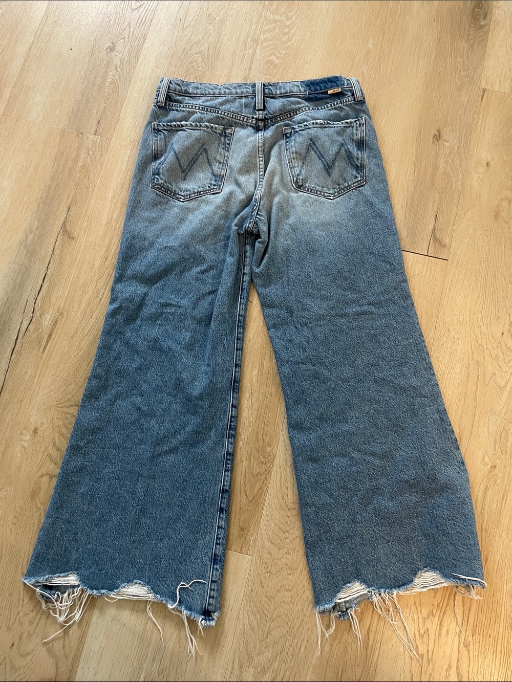 MOTHER Denim Wide-Leg Jeans with Frayed Hem - Blue - Picture 4 of 6